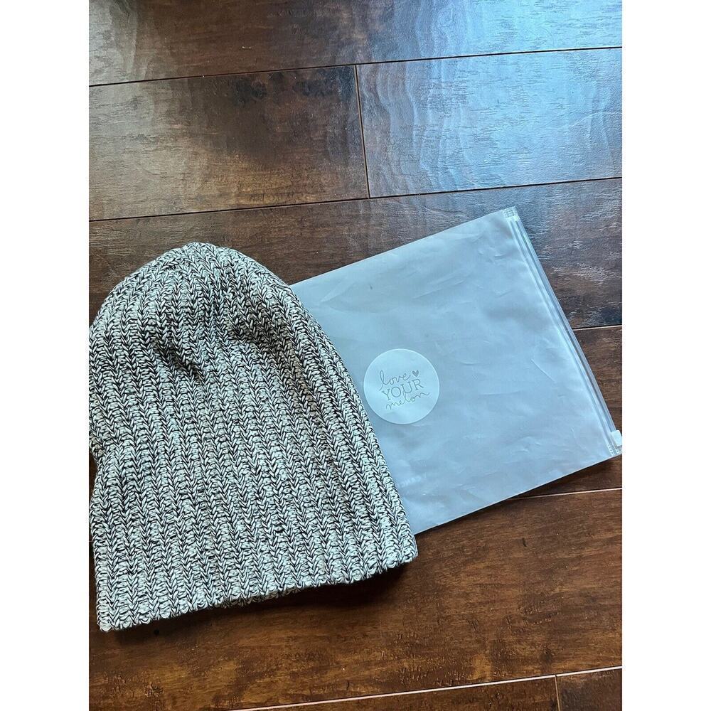 Love Your Melon Black Speckled Beanie NEW - Picture 4 of 5